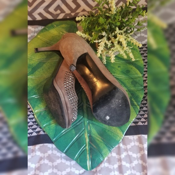 Shoes - Picture 2 of 4